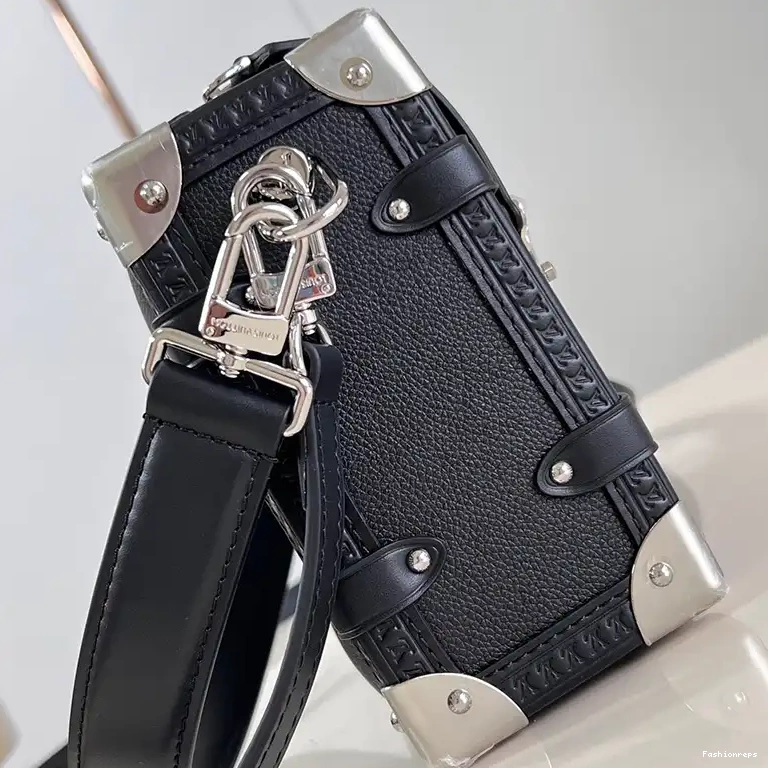 Fashionrepsfam ru 2405YA0012 LV Bags 0507